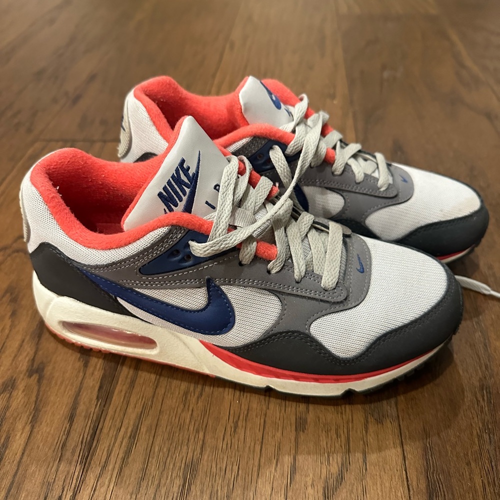 Women’s Nike Air Max Correlate size 7.5